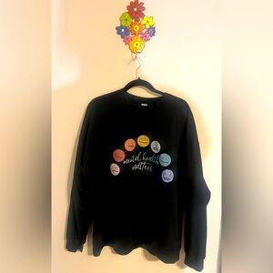 Gildan, Heavy Blend, 2x, statement sweatshirt, states “Mental Health Matters.”